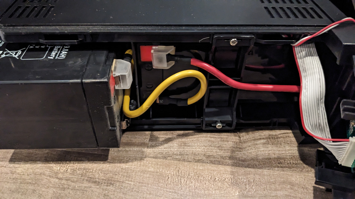 changing batteries on cyberpower ups